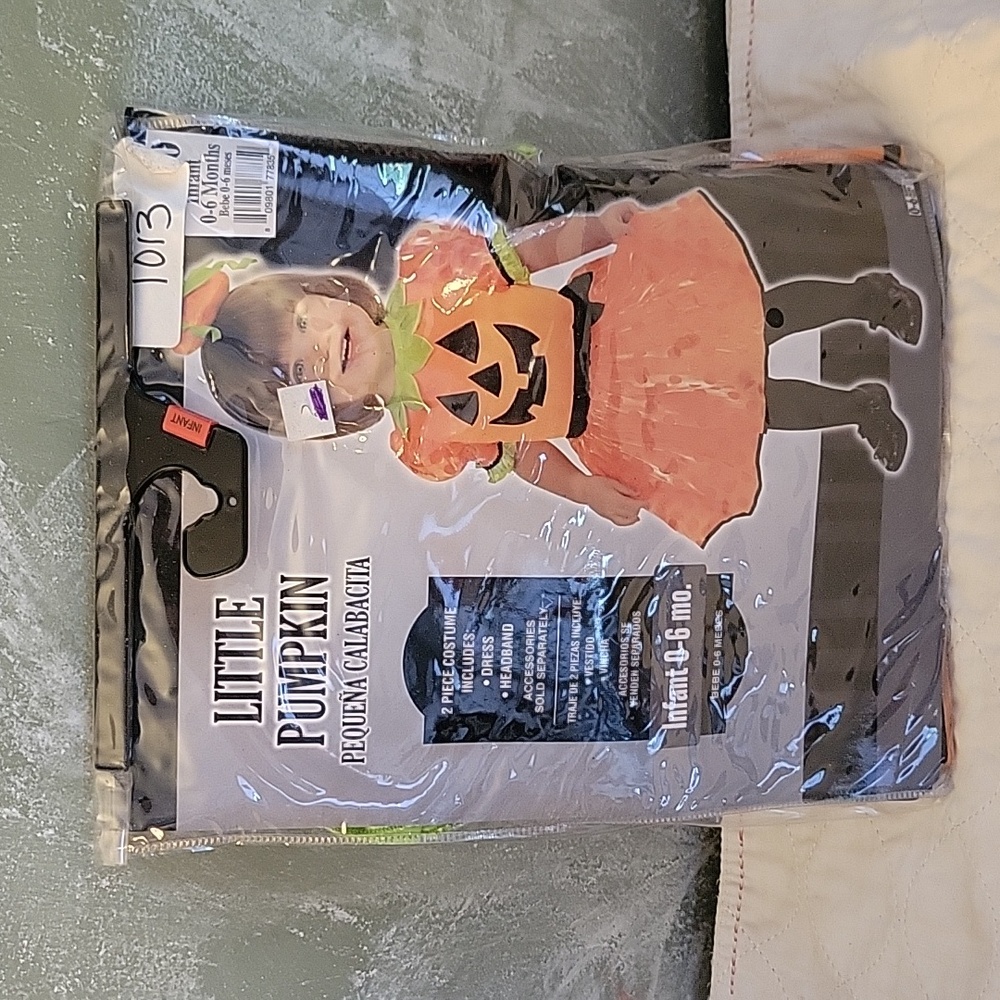 Little Pumpkin 2 piece costume, Halloween  Infant 0-6 months
